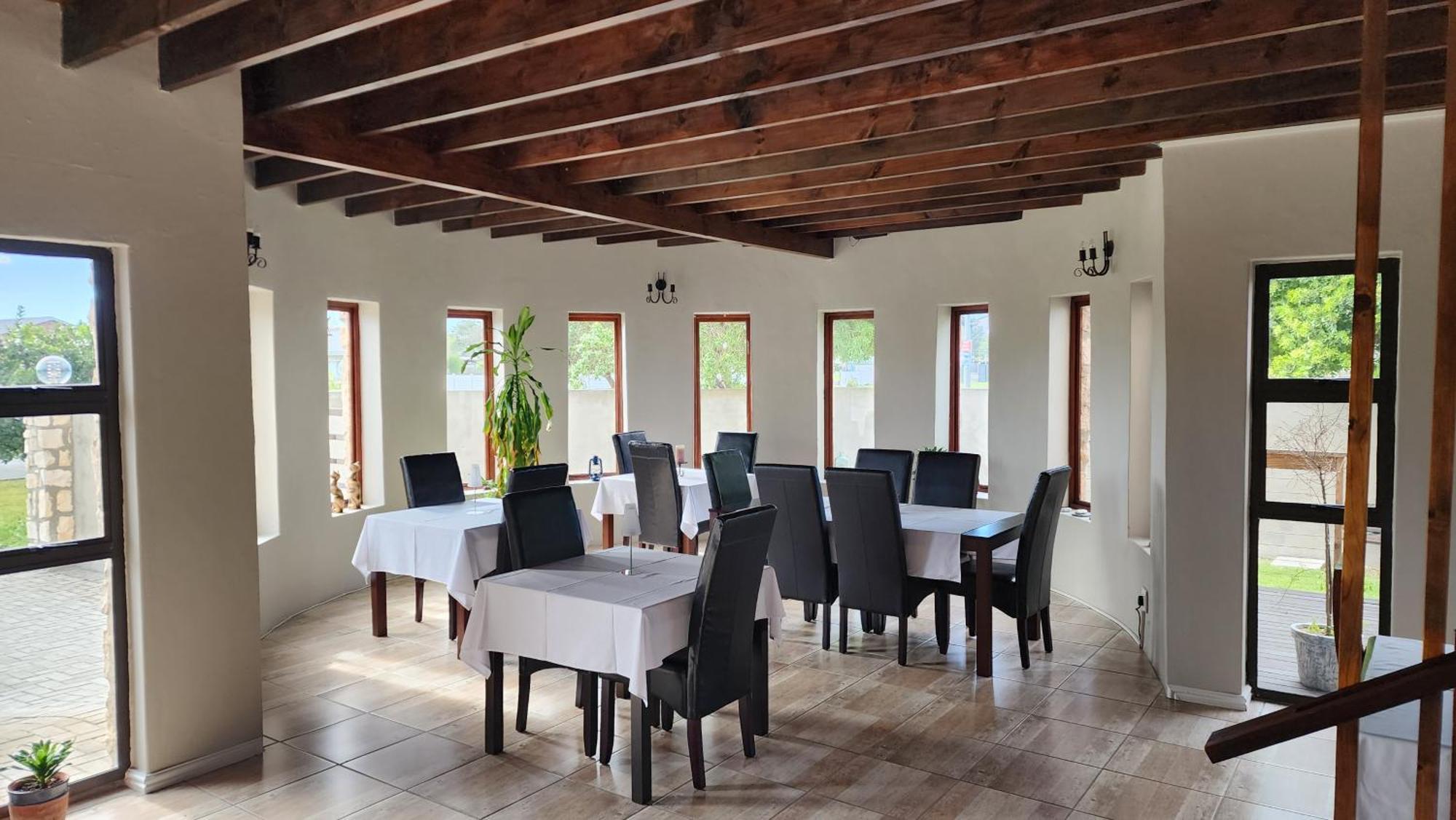Stonehouse On Main Hotel Струисбай Екстериор снимка