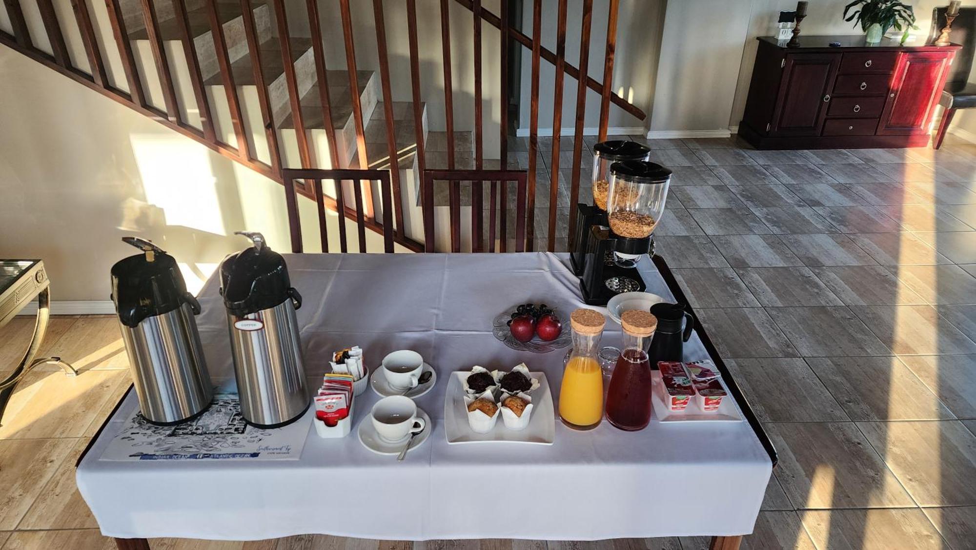 Stonehouse On Main Hotel Струисбай Екстериор снимка