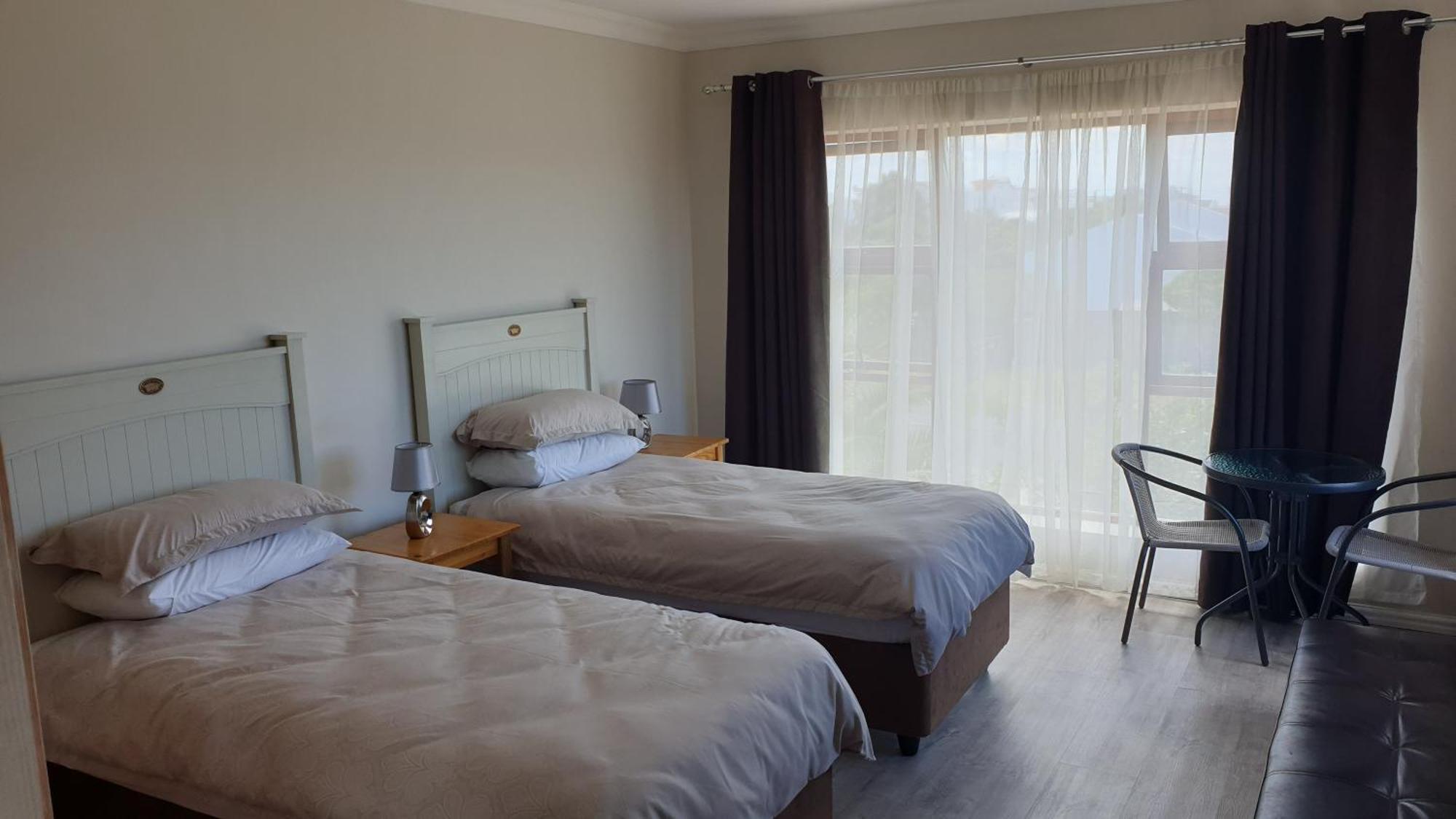 Stonehouse On Main Hotel Струисбай Стая снимка
