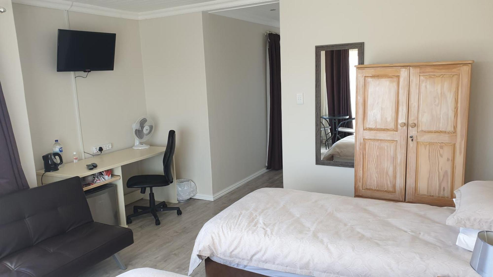 Stonehouse On Main Hotel Струисбай Стая снимка
