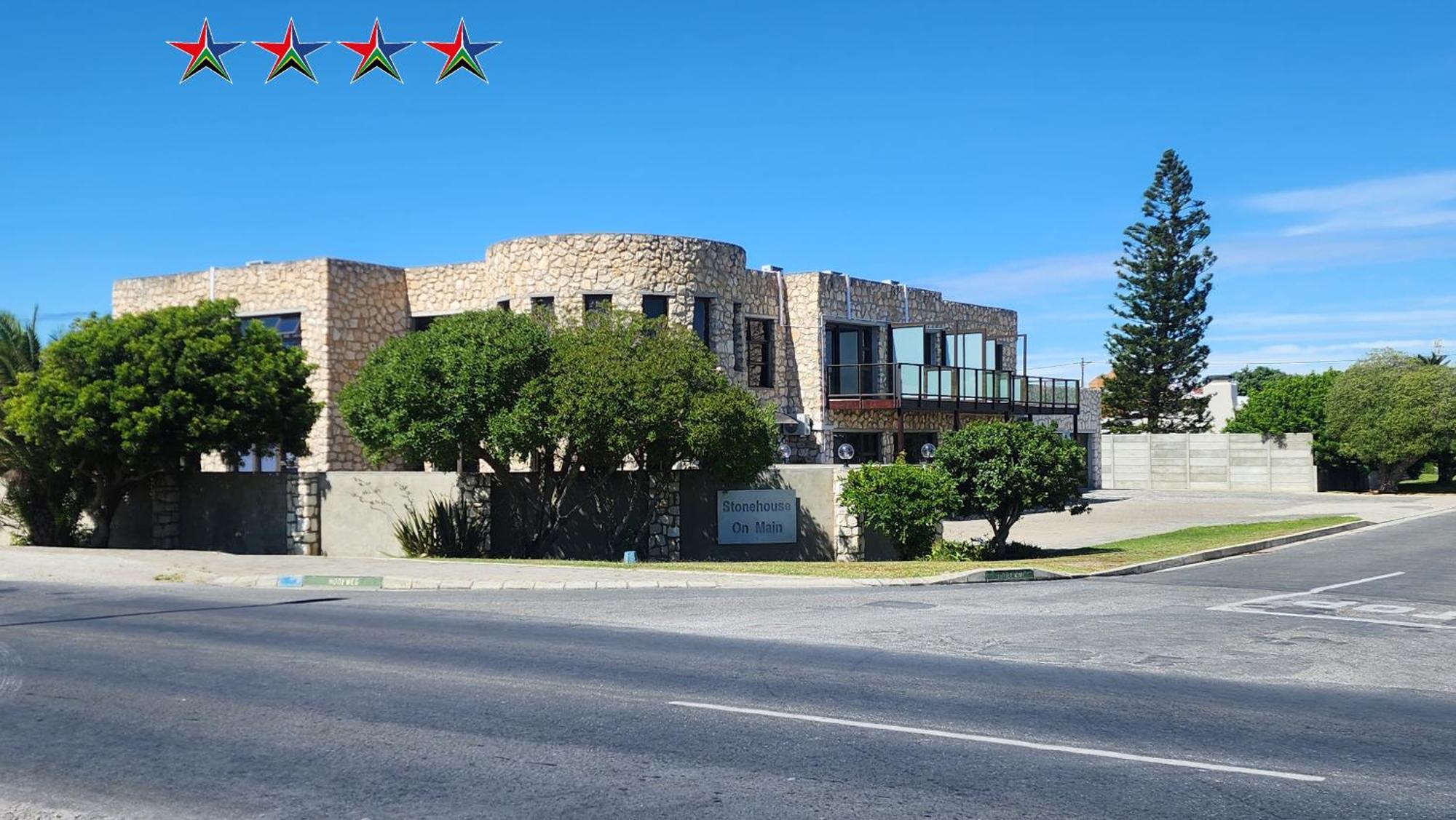 Stonehouse On Main Hotel Струисбай Екстериор снимка